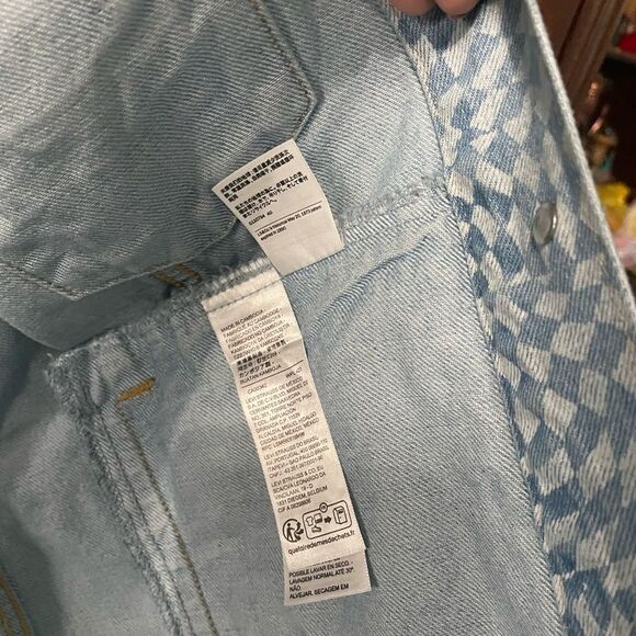 LEVI’S DENIM TRUCKER JACKET IN HARPER GEO - Picture 6 of 7